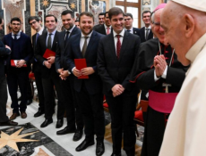 Coração a Deus e sorriso largo: Papa recebe seminaristas de Sevilha